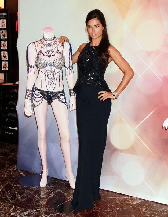 Adriana Lima i Alessandra Ambrosio pokazują swoją bieliznę 