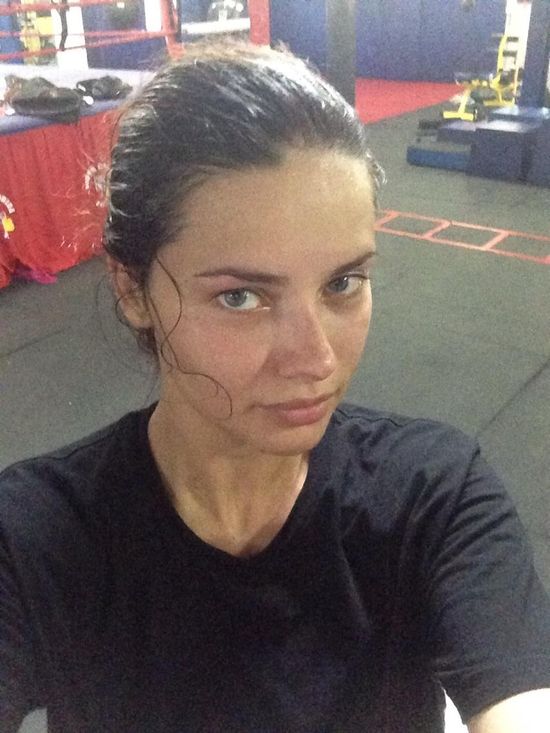Adriana Lima ćwiczy po 40 godzin w tygodniu