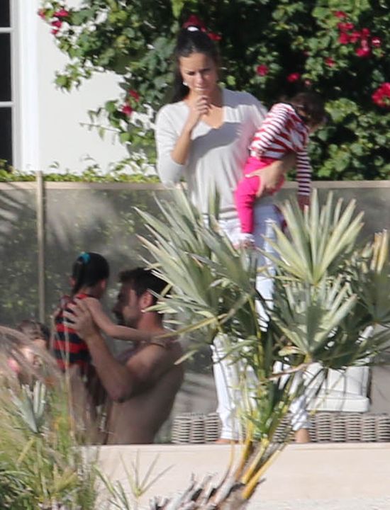 Adriana Lima wypoczywa z rodziną (FOTO)