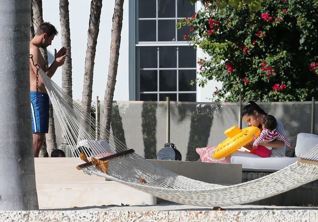 Adriana Lima wypoczywa z rodziną (FOTO)