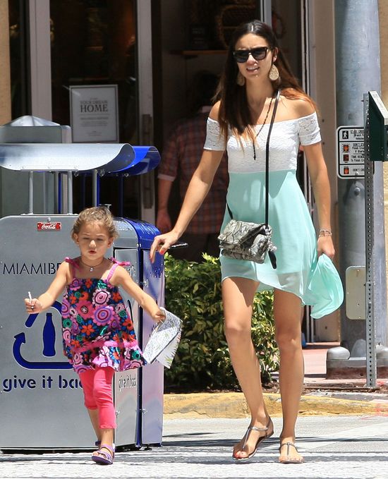 Adriana Lima w pogoni za córeczką (FOTO)