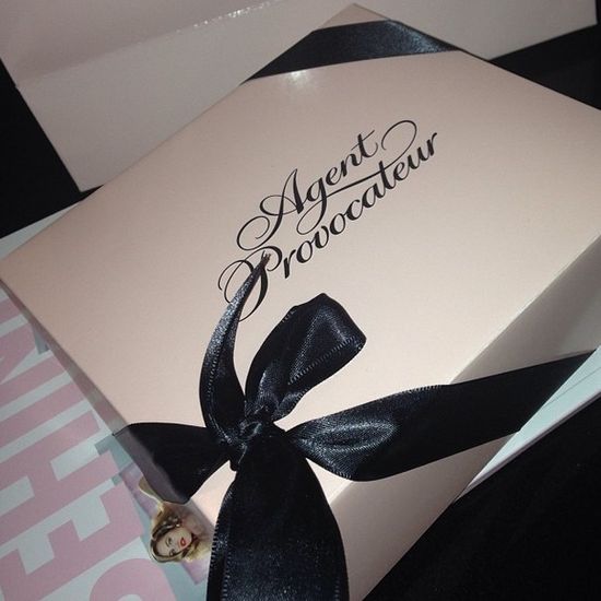 Co nabyły gwiazdy w butiku z luksusową bielizną? (FOTO) Co nabyły gwiazdy w butiku z luksusową bielizną? (FOTO)