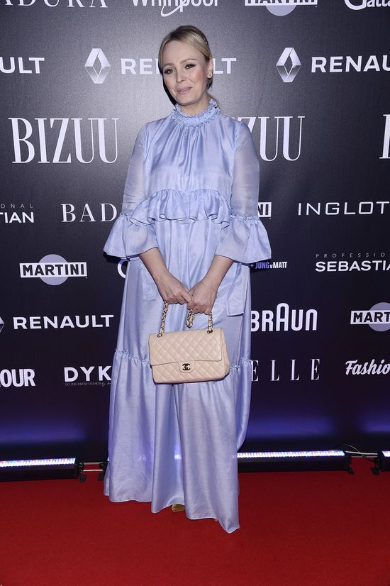 Sama skrytykowałaby koleżankę w takim stroju (FOTO)