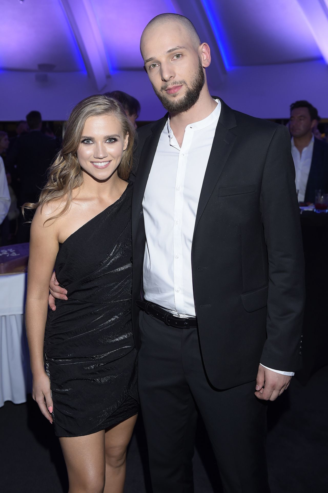 Strasznie ścięte pół boku: Fanka zarzuca Agnieszce Kaczorowskiej retusz zdjęcia Strasznie ścięte pół boku: Fanka zarzuca Agnieszce Kaczorowskiej retusz zdjęcia