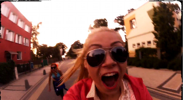 Aicha i Asteya nagrały debiutancki teledysk (VIDEO) Aicha i Asteya nagrały debiutancki teledysk (VIDEO)