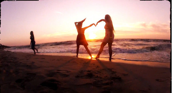 Aicha i Asteya nagrały debiutancki teledysk (VIDEO) Aicha i Asteya nagrały debiutancki teledysk (VIDEO)