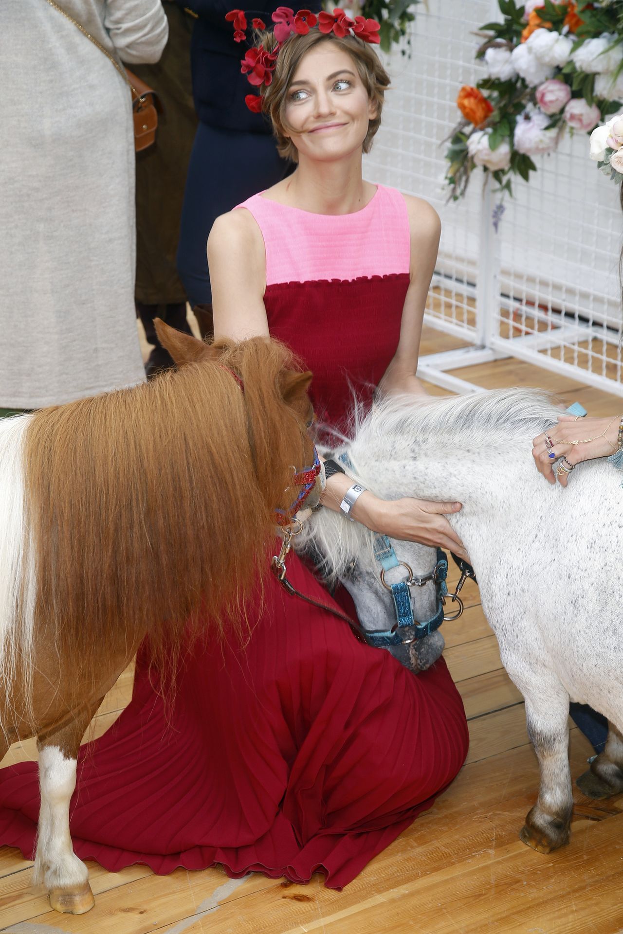 Torebka - hit! Przebiłaby Pani Gigi Hadid! Renata Kaczoruk na Emmy (ZDJĘCIA)