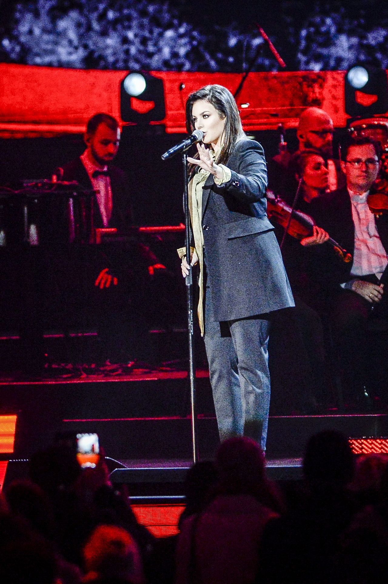 Ewa Farna ODCHODZI z show Polsatu - dlaczego? Ewa Farna ODCHODZI z show Polsatu - dlaczego?