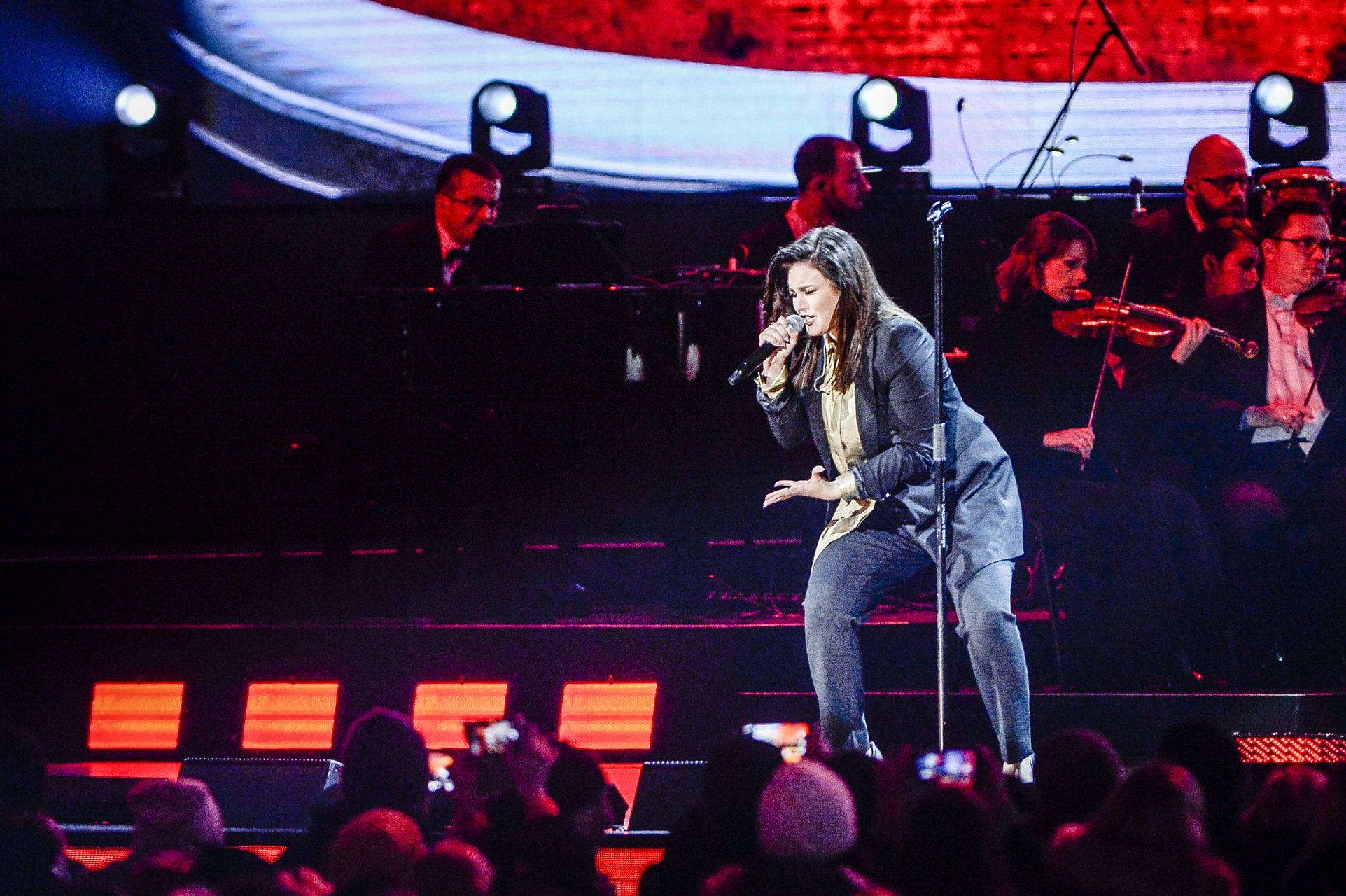 Ewa Farna ODCHODZI z show Polsatu - dlaczego? Ewa Farna ODCHODZI z show Polsatu - dlaczego?