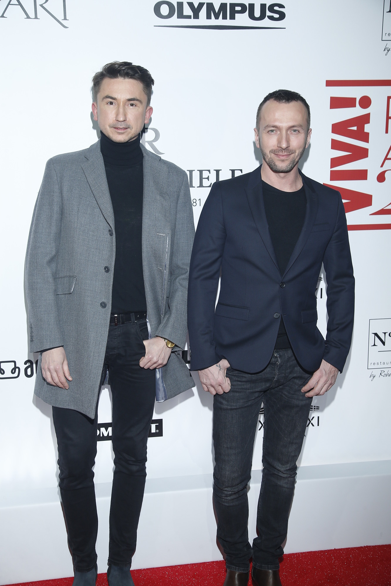 ZAKOCHANA Przetakiewicz z partnerem i tłum gwiazd na gali magazynu (ZDJĘCIA) ZAKOCHANA Przetakiewicz z partnerem i tłum gwiazd na gali magazynu (ZDJĘCIA)