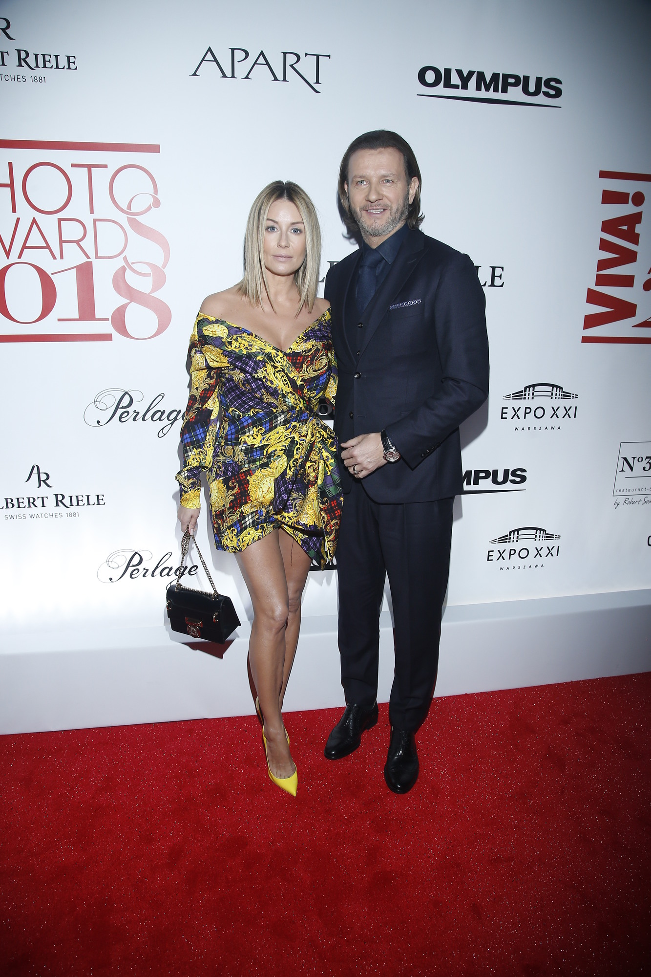 Małgorzata Rozenek z Radkiem na ściance - kreacja ukryła BRZUSZEK? (ZDJĘCIA)