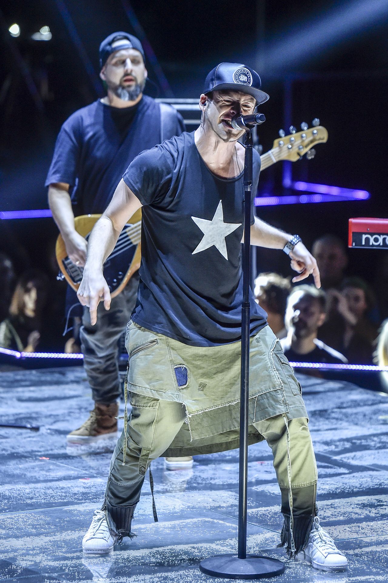 Doda w finale The Voice w długiej, białej sukni zaśpiewała nowy singiel ZDJĘCIA Doda w finale The Voice w długiej, białej sukni zaśpiewała nowy singiel ZDJĘCIA