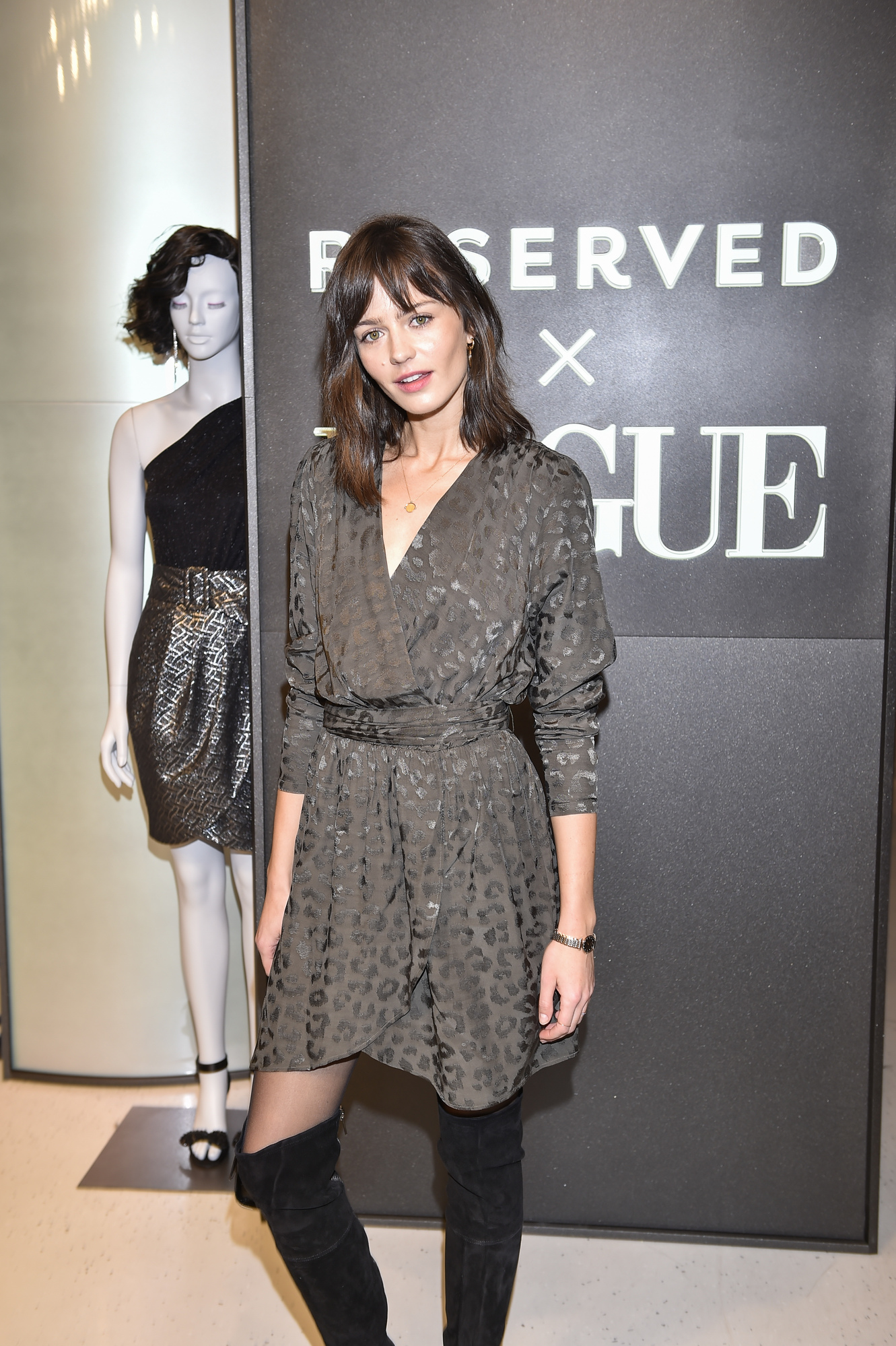 Gwiazdy w SYLWESTROWYCH kreacjach zachwyciły na ściance (ZDJĘCIA)