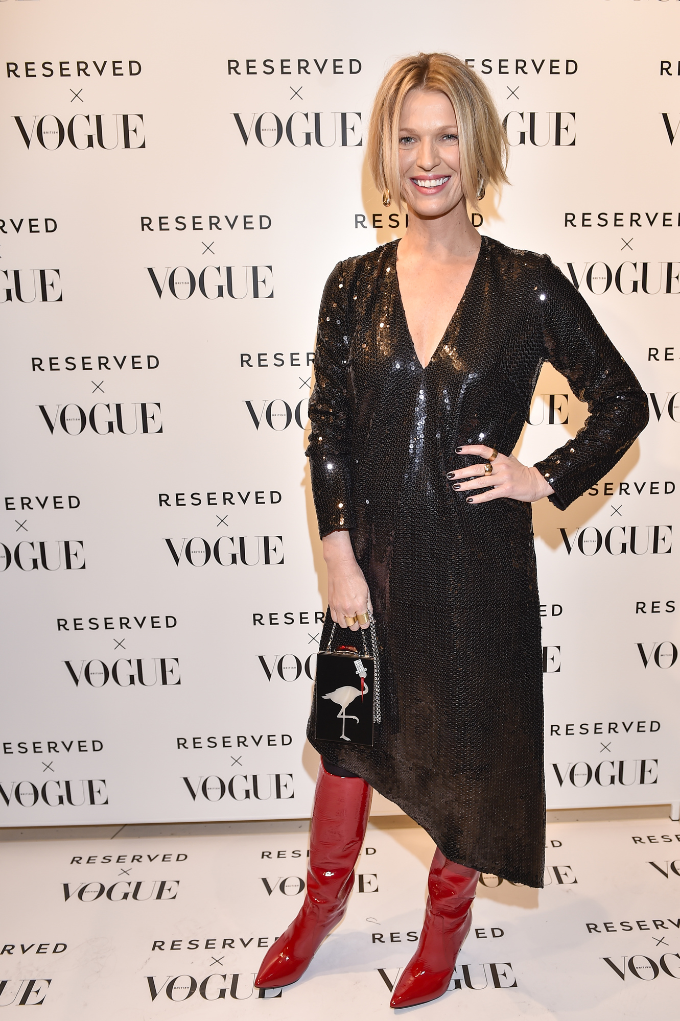 Gwiazdy w SYLWESTROWYCH kreacjach zachwyciły na ściance (ZDJĘCIA)