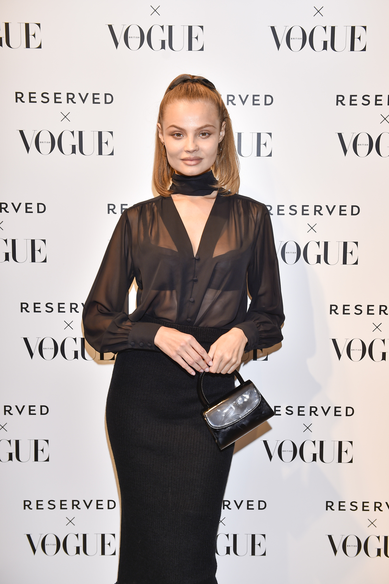 Gwiazdy w SYLWESTROWYCH kreacjach zachwyciły na ściance (ZDJĘCIA)