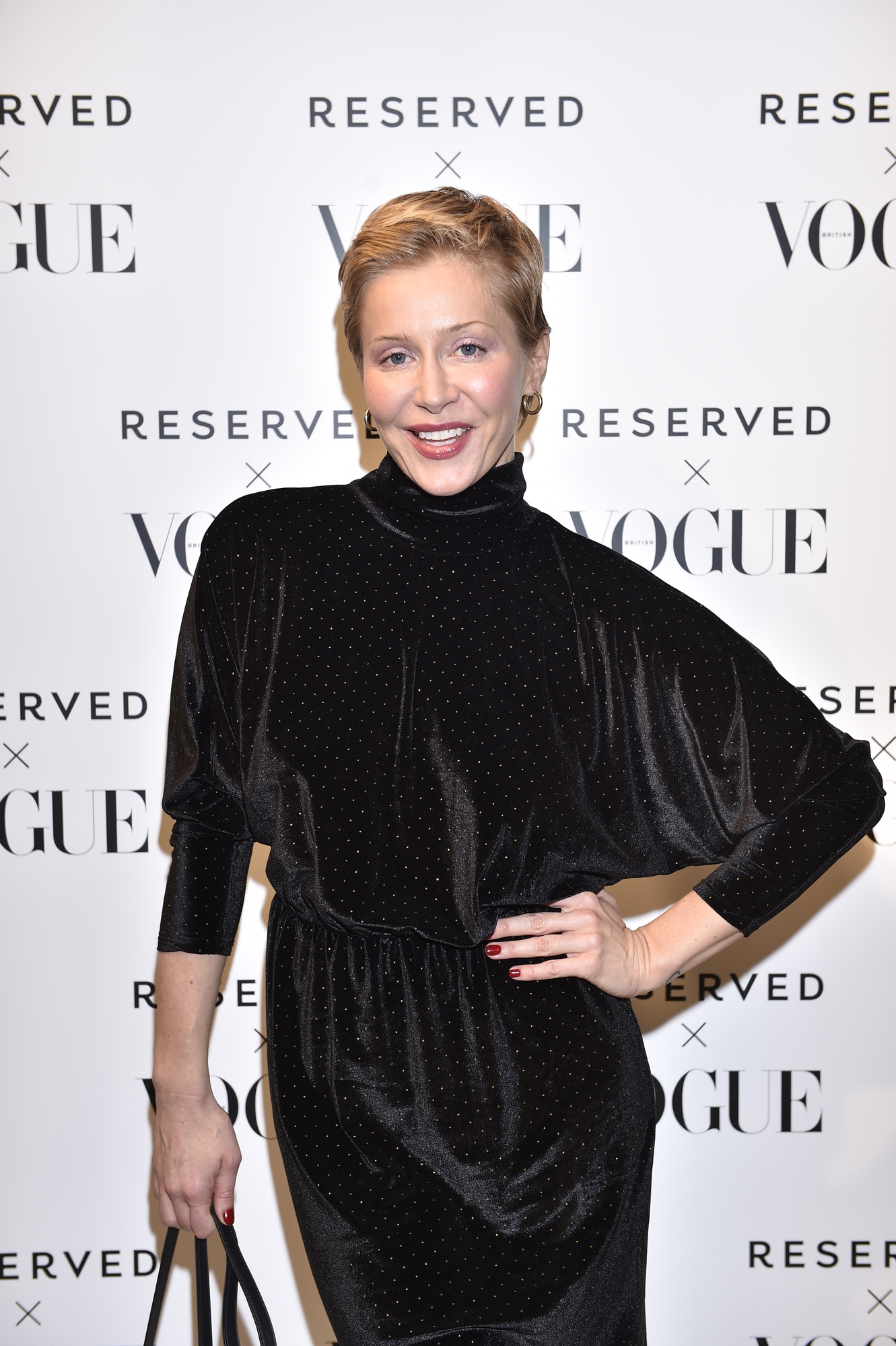 Gwiazdy w SYLWESTROWYCH kreacjach zachwyciły na ściance (ZDJĘCIA)