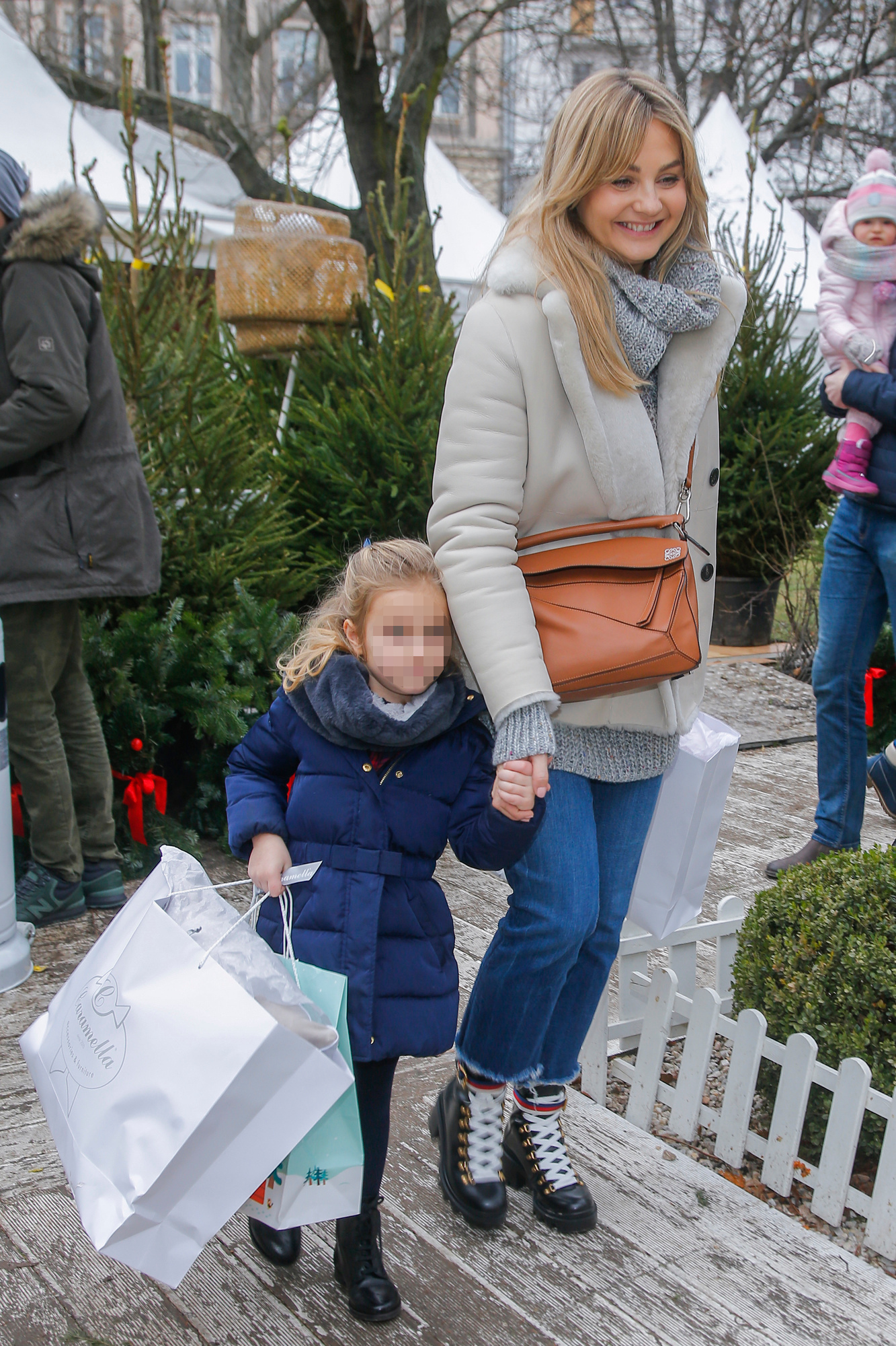 Socha z córeczką, Zielińska, Krupińska i wiele innych gwiazd w Wiosce Mikołaja 