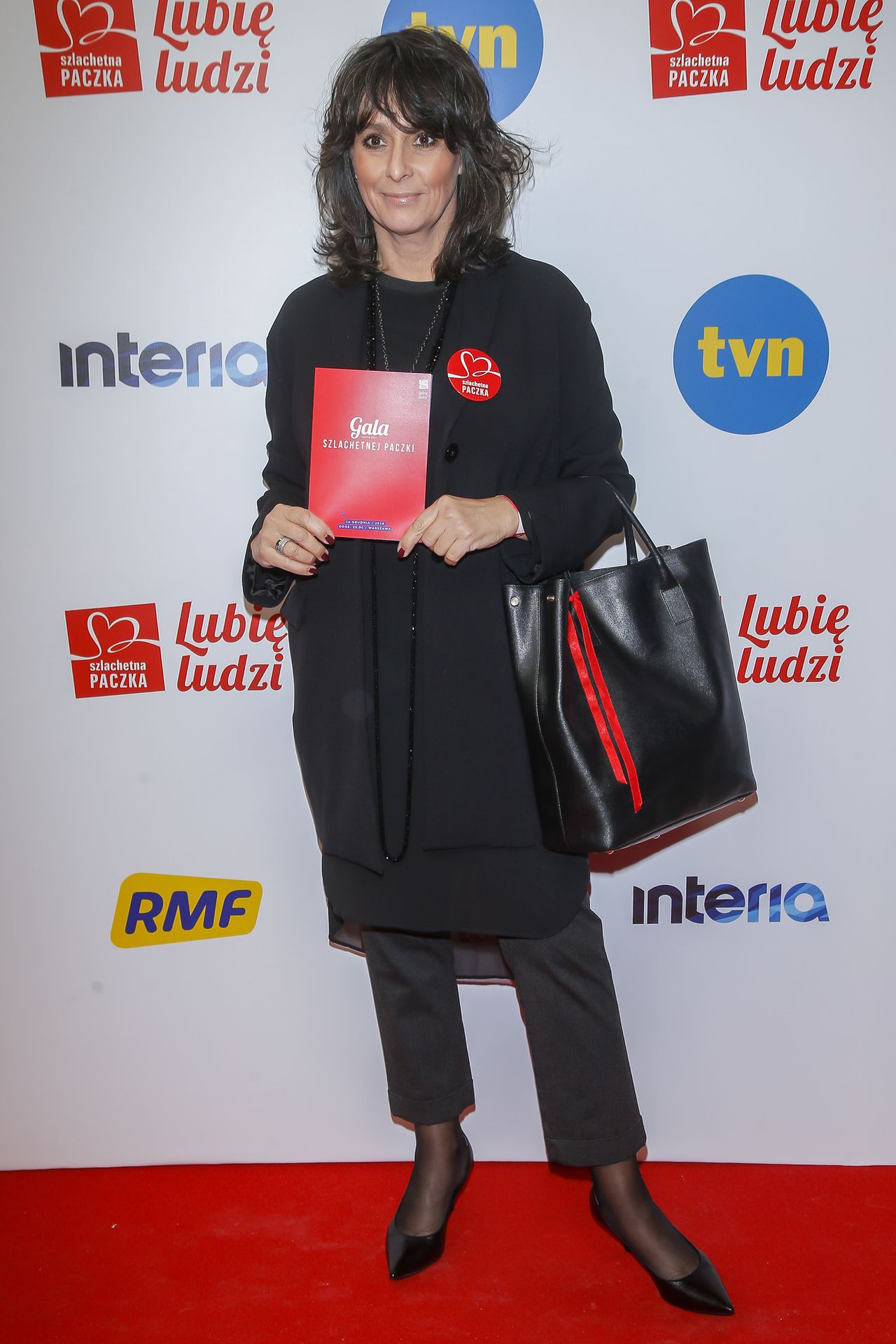 Rozenek-Majdan w długiej białej sukni, Jabłczyńska na gali Szachetnej Paczki Rozenek-Majdan w długiej białej sukni, Jabłczyńska na gali Szachetnej Paczki