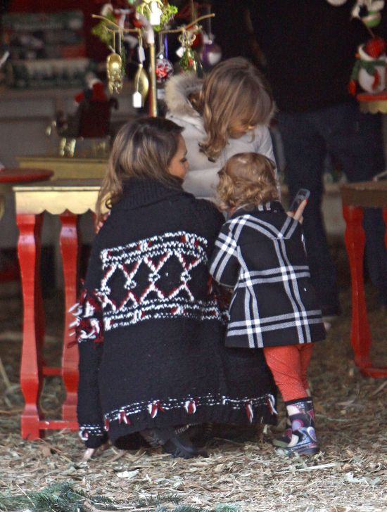 Jessica Alba przygotowuje się z rodziną na święta (FOTO)  