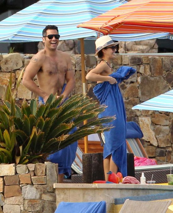 Jessica Alba - plażowej sielanki ciąg dalszy (FOTO)