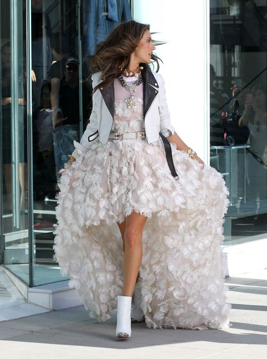 Piękna Alessandra Ambrosio dla Chanel (FOTO) Piękna Alessandra Ambrosio dla Chanel (FOTO)