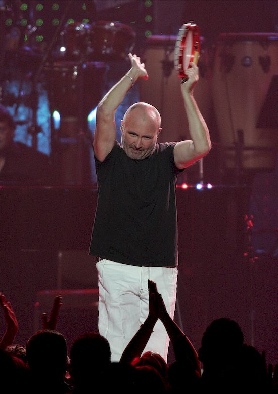 Phil Collins trafił do szpitala! Co stało się z legendarnym artystą?