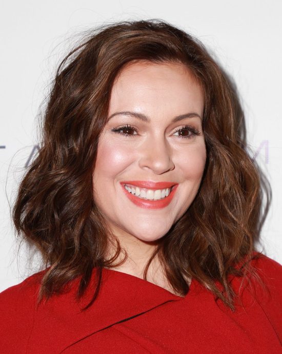 Kolejna gwiazda pokazuje, jak karmi dziecko piersią (FOTO)