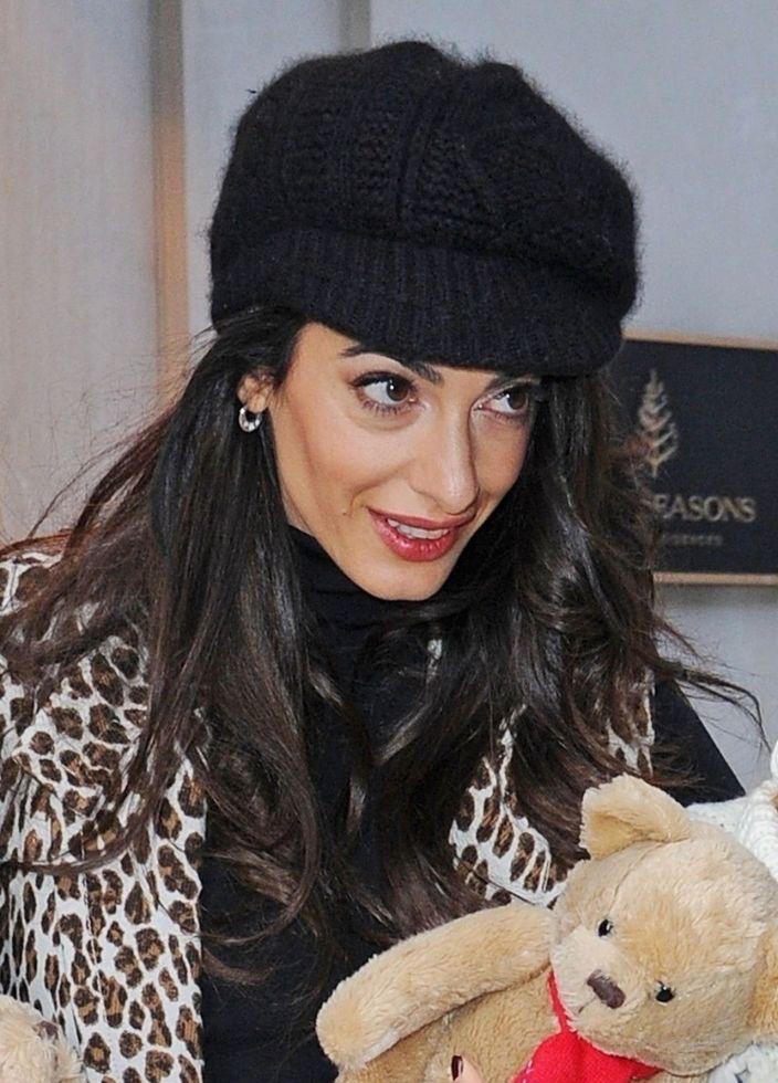 Amal Clooney znów jest w BLIŹNIACZEJ ciąży?