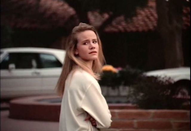 Amanda Peterson znana z Can't buy me love nie żyje Amanda Peterson znana z Can't buy me love nie żyje