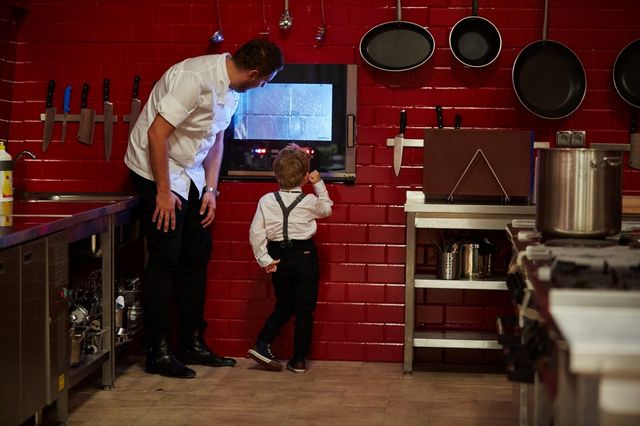 Modest Amaro zabrał synka do Hell's Kitchen (FOTO)