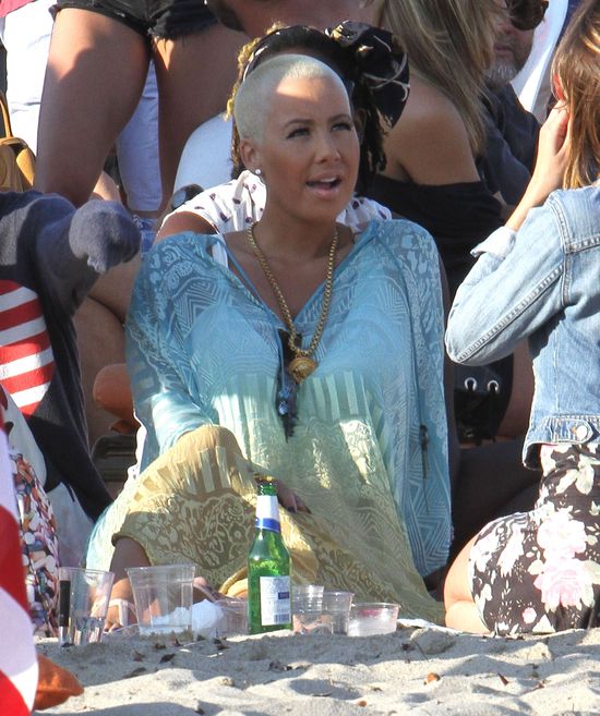 Kto pokazał pupę i cellulit? (FOTO) Kto pokazał pupę i cellulit? (FOTO)