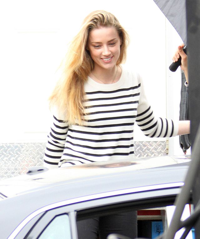 Naga prawda - której kobieta Deppa jest ładniejsza?