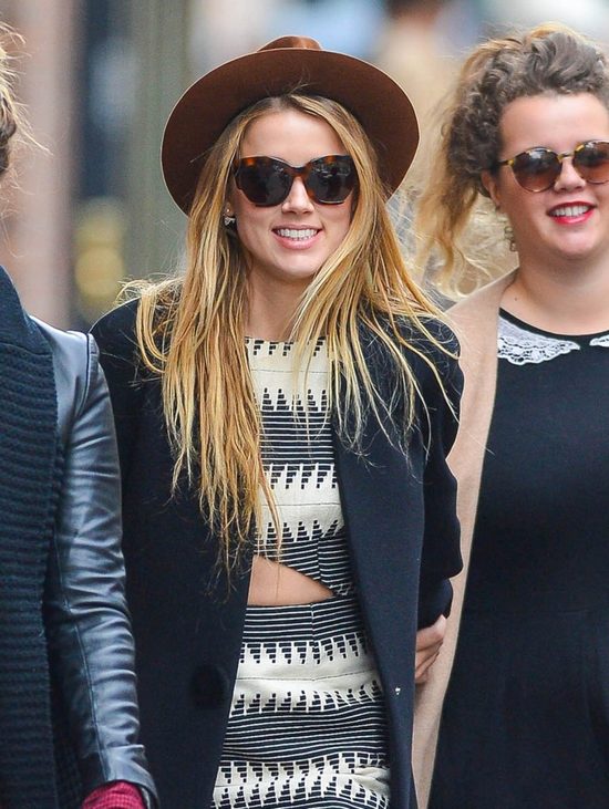 Nie dziwimy się Johnny'emu, że stracił dla niej głowę (FOTO)