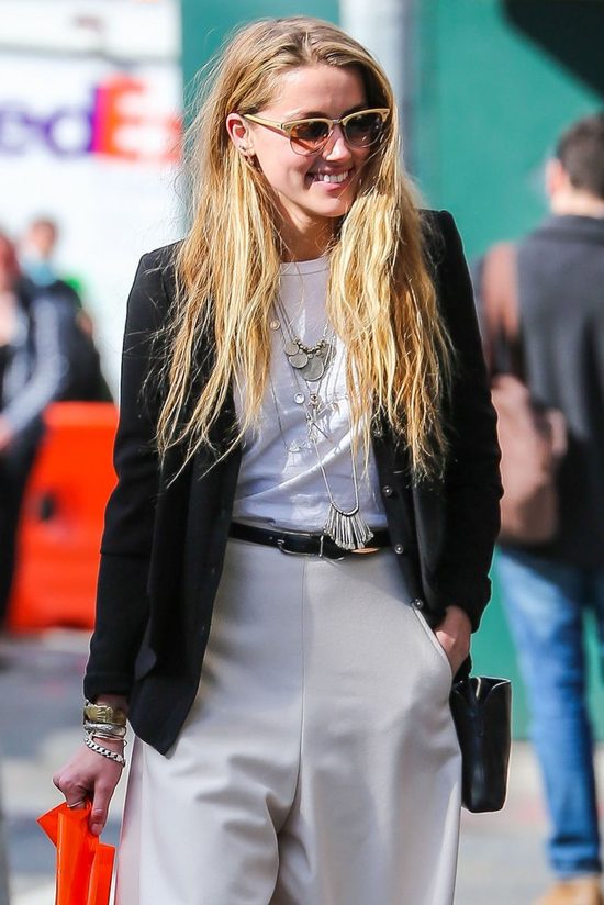 Nie dziwimy się Johnny'emu, że stracił dla niej głowę (FOTO)