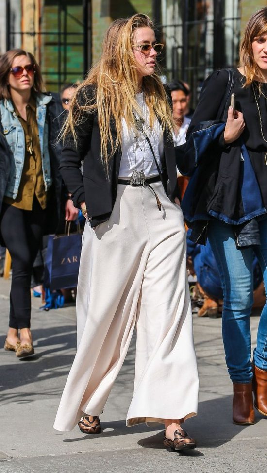 Nie dziwimy się Johnny'emu, że stracił dla niej głowę (FOTO)