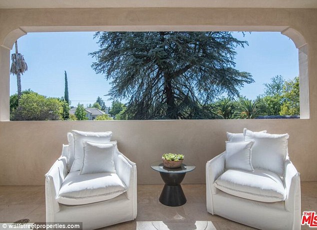 Amber Rose kupiła ogromną willę! (FOTO) Amber Rose kupiła ogromną willę! (FOTO)