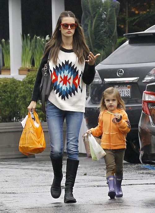 Córka Alessandry Ambrosio jest jak kopia mamy (FOTO) Córka Alessandry Ambrosio jest jak kopia mamy (FOTO)