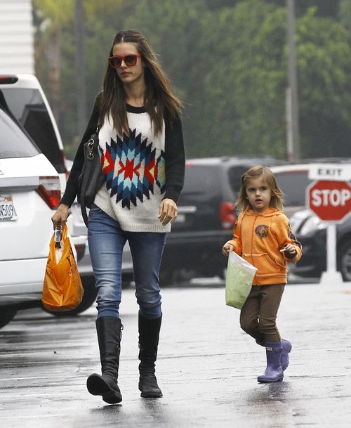 Córka Alessandry Ambrosio jest jak kopia mamy (FOTO) Córka Alessandry Ambrosio jest jak kopia mamy (FOTO)