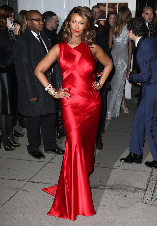 Gwiazdy w pięknych kreacjach na gali amfAR (FOTO)