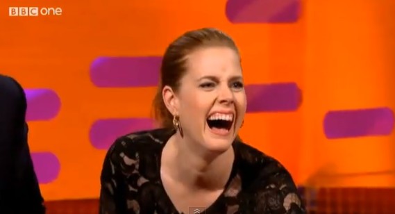 Henry Cavill: Córeczka Amy Adams złapała mnie za pupę