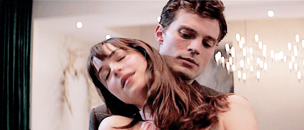 Jessica Mercedes przypomina fance... Anastasię z 50 twarzy G Jessica Mercedes przypomina fance... Anastasię z 50 twarzy G