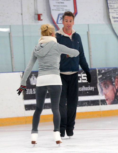 Pamela Anderson zatańczy na lodzie (FOTO) Pamela Anderson zatańczy na lodzie (FOTO)