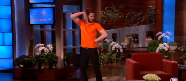 Andrew Garfield pokazuje kocie ruchy (VIDEO)