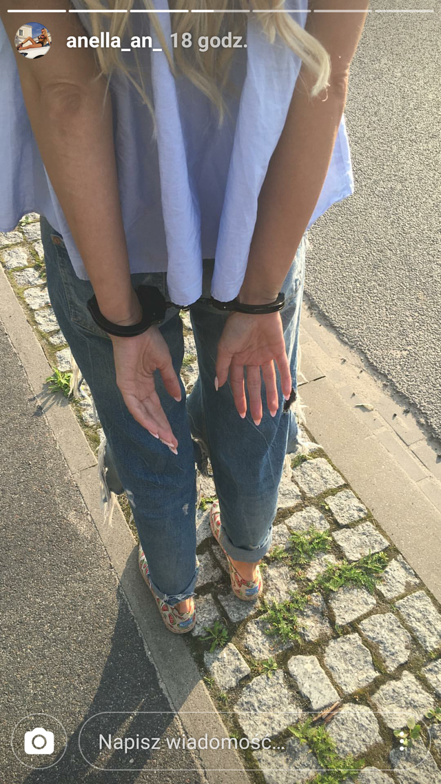 Polska Barbie... SKUTA kajdankami - co się stało? (Instagram)