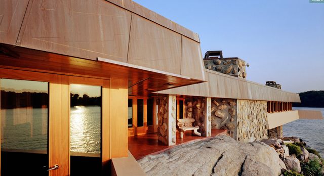 Angelina Jolie kupiła Bradowi wyspę w kształcie serca!