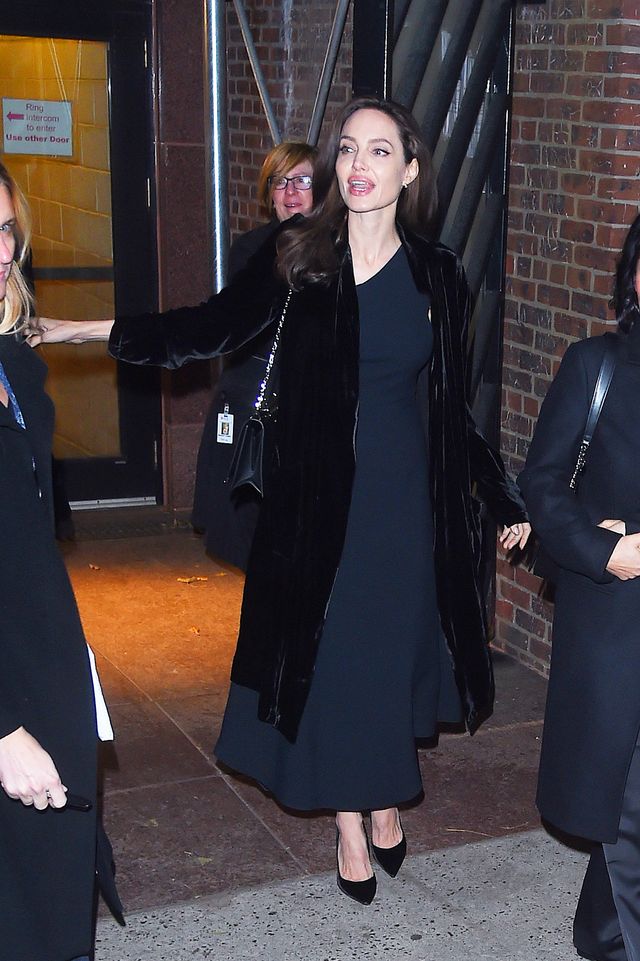 Angelina Jolie BEZ PHOTOSHOPA - jak wygląda naprawdę? (ZDJĘCIA) Angelina Jolie BEZ PHOTOSHOPA - jak wygląda naprawdę? (ZDJĘCIA)