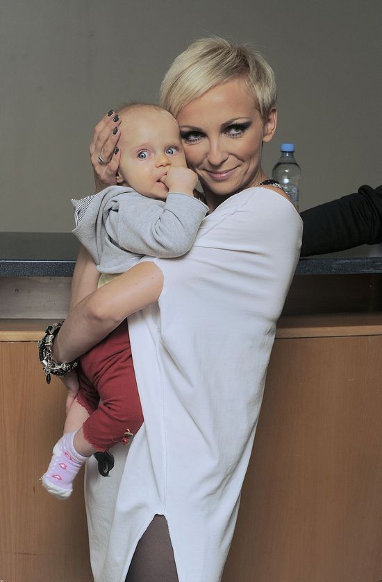 Tak się zmieniała Ania Wyszkoni (FOTO)