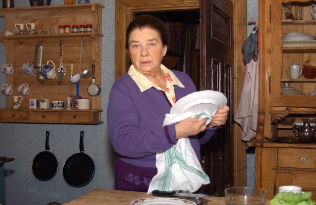 Katarzyna Łaniewska recytuje wiersz u boku Kaczyńskiego