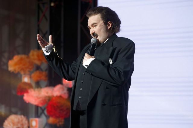 Anna Guzik jako Krzysztof Krawczyk w Twoja Twarz Brzmi Znajomo (VIDEO)