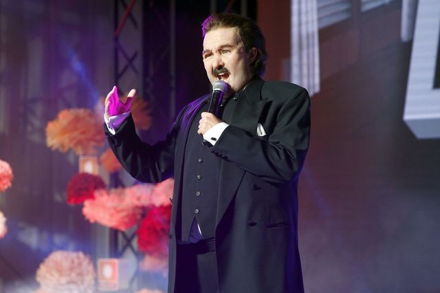 Anna Guzik jako Krzysztof Krawczyk w Twoja Twarz Brzmi Znajomo (VIDEO)